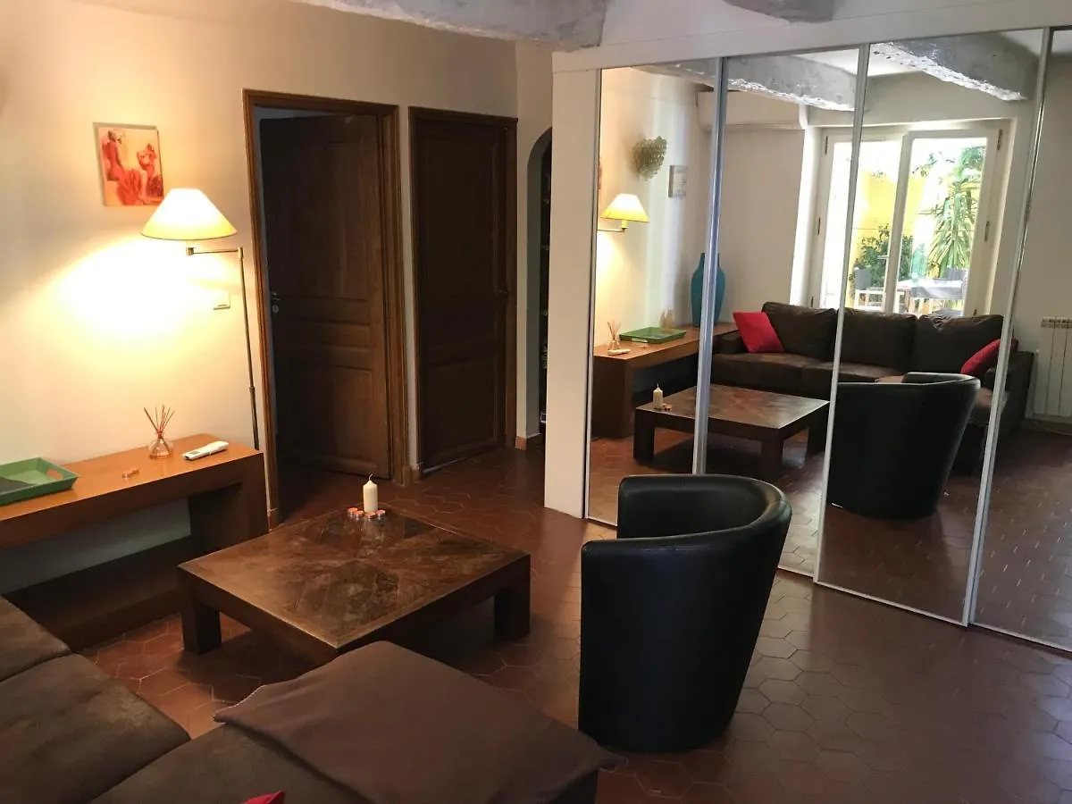 Appartement Place Des Lices Saint Tropez Apartment