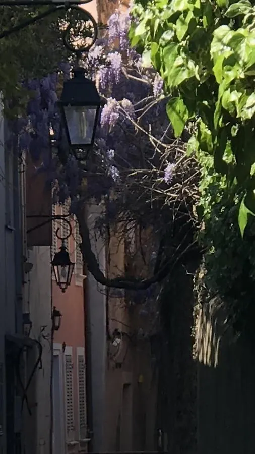 Appartement Place des lices Saint Tropez  Saint-Tropez
